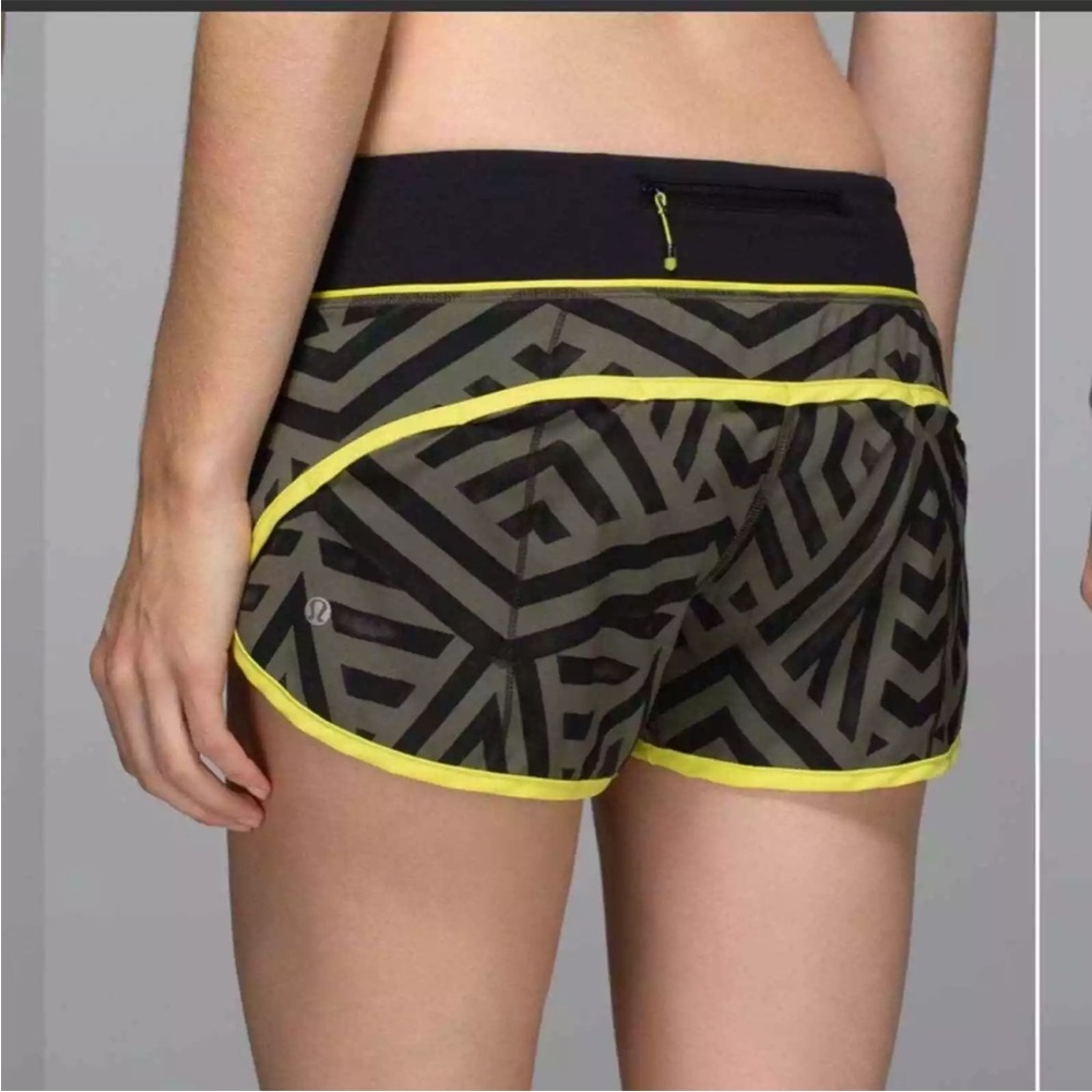 Lululemon green and black chevron speed shorts. Size 6